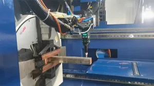 LCF15A1 testa di taglio laser con azoto da 3,6 kW per taglio di acciaio inox da 4 mm (5 m/min)